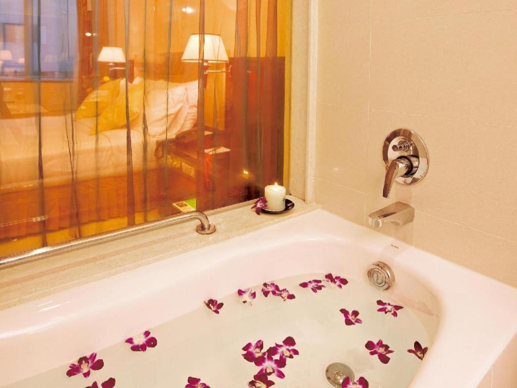 Emperor Hotel Макао Экстерьер фото