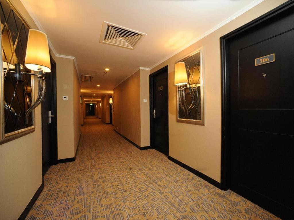 Emperor Hotel Макао Экстерьер фото