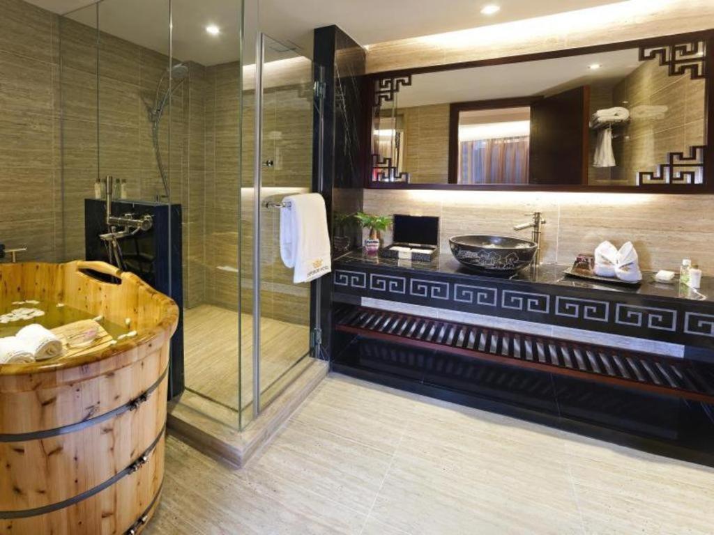 Emperor Hotel Макао Экстерьер фото