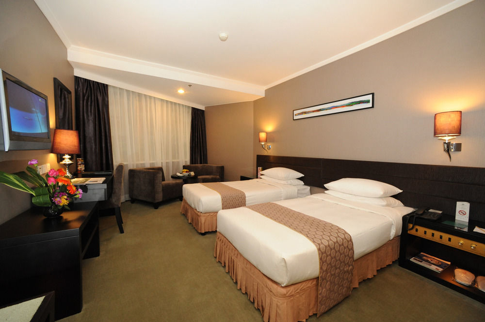 Emperor Hotel Макао Экстерьер фото