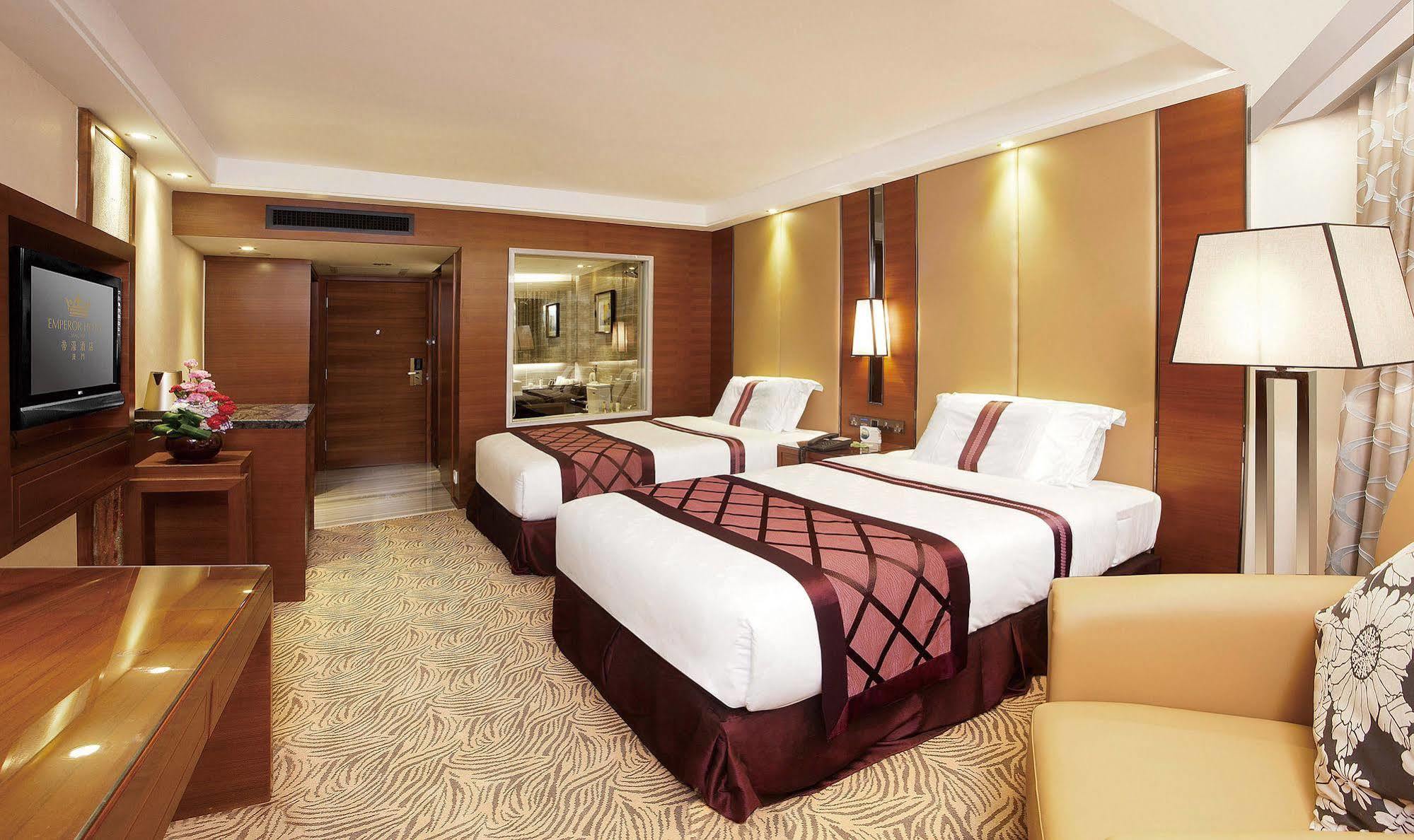 Emperor Hotel Макао Экстерьер фото