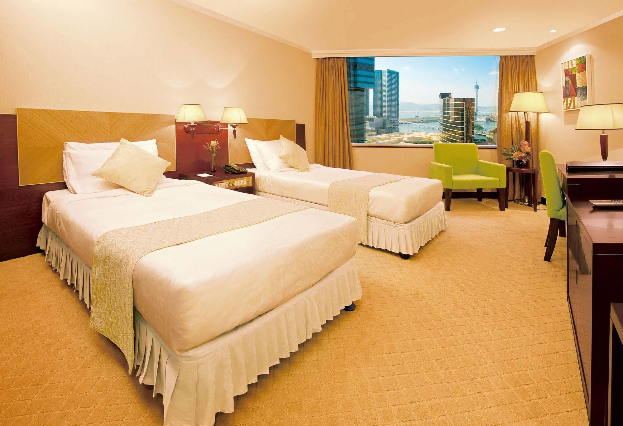 Emperor Hotel Макао Экстерьер фото